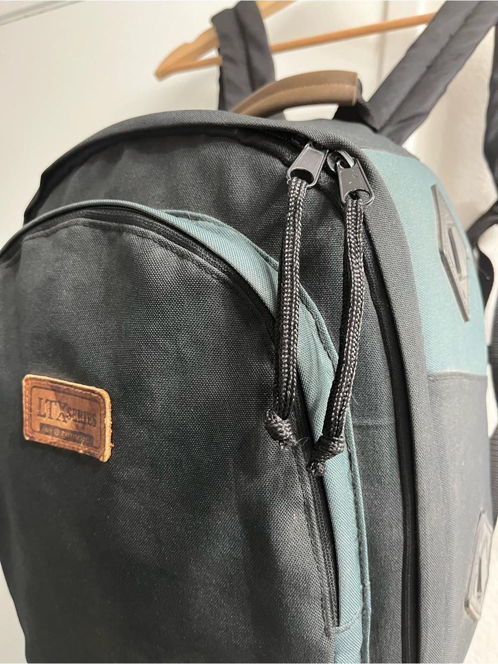 Camera backpack Backpack with Leather Patch - Picture 4 of 8
